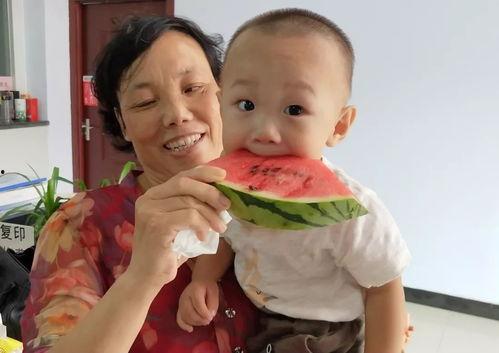 隔壁吃瓜小王,揭秘邻里八卦背后的故事