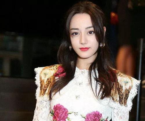 八组吃瓜少女迪丽热巴,迪丽热巴的瓜，你吃了多少？