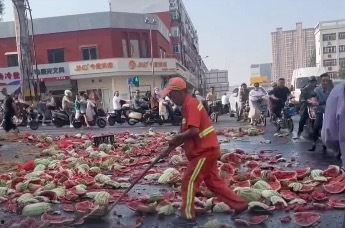 霞浦街头 吃瓜事件,一场引发热议的网络狂欢