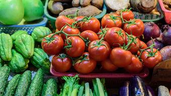 武汉情侣吃瓜事件详情,一场意外引发的舆论风波