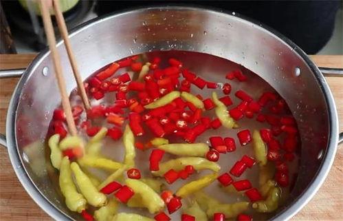 外国女吃酸辣瓜视频