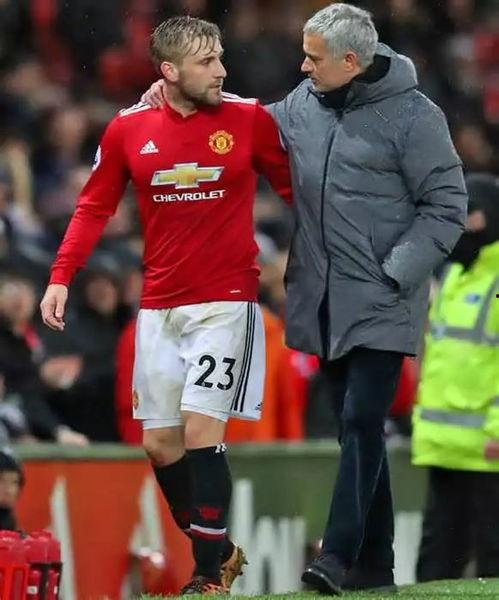 曼联宣宣吃瓜,揭秘球场背后的趣味故事