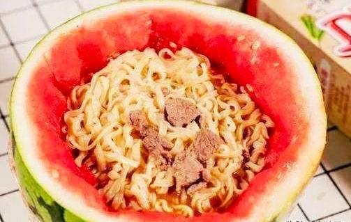 吃瓜该不该传播,道德边界与网络责任